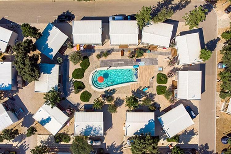 Mobile Home Mediteran Superior By The Pool In Caravan Park Strasko, Novalja Buitenkant foto